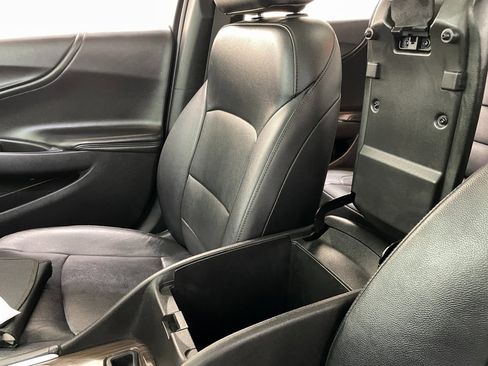 Used 2018 Chevrolet Malibu Premier w/ Premier Sun and Wheel Package image 34