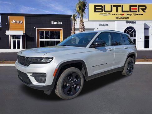 New 2025 Jeep Grand Cherokee Altitude image 1