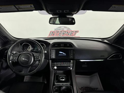 Used 2017 Jaguar F-PACE Premium AWD/4WD image 10