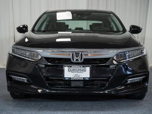 Used 2019 Honda Accord Touring image 2