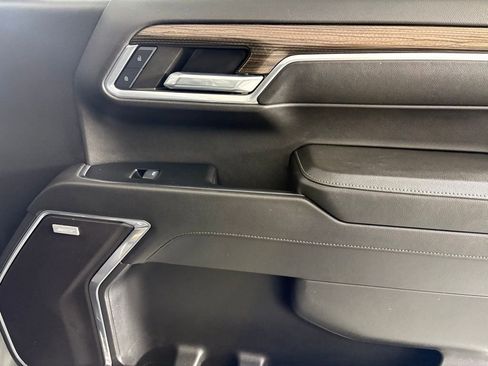 Used 2024 Chevrolet Silverado 1500 LT Trail Boss w/ Convenience Package II AWD/4WD image 14