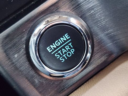 Certified 2024 Ford F250 Lariat w/ Chrome Package image 21