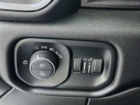 Used 2024 RAM 2500 Laramie image 17