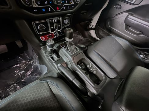 Used 2025 Jeep Wrangler Unlimited Rubicon 4xe w/ Safety Group image 25