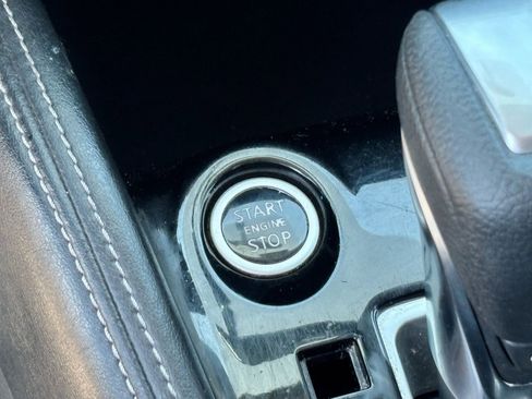 Used 2018 Nissan Kicks SV FWD image 22