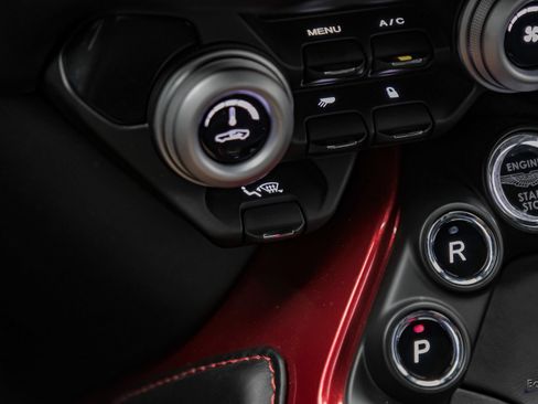 Used 2019 Aston Martin V8 Vantage Coupe RWD image 74