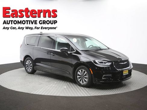 Used 2024 Chrysler Pacifica Limited FWD image 49
