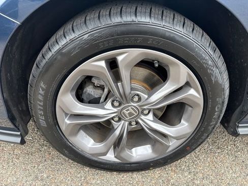 Used 2024 Honda Accord EX image 2