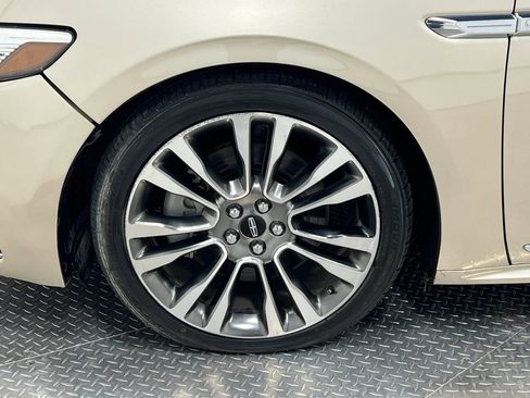 Used 2017 Lincoln Continental Select w/ Climate Package FWD image 36