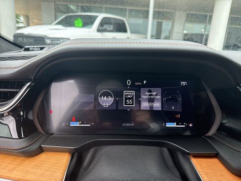 Used 2022 Jeep Grand Cherokee Summit image 23