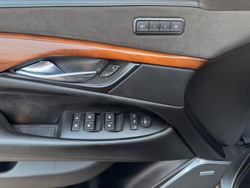 Used 2018 Cadillac Escalade Premium Luxury image 20