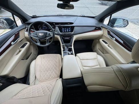 Used 2017 Cadillac XT5 Luxury w/ Driver Awareness Package FWD image 28