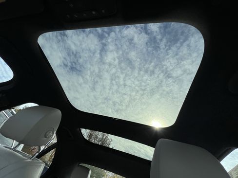 Certified 2019 Mercedes-Benz E 300 4MATIC image 29