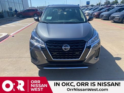 New 2025 Nissan Kicks Play S FWD image 8