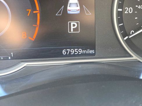 Used 2022 Nissan Versa SV FWD image 25