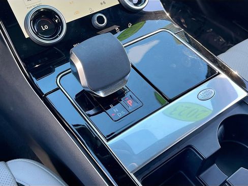 Used 2023 Land Rover Range Rover Velar R-Dynamic S image 17