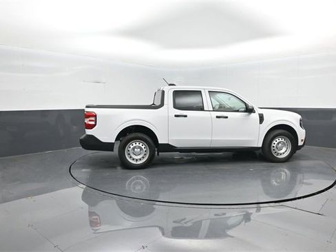 New 2025 Ford Maverick XL image 8