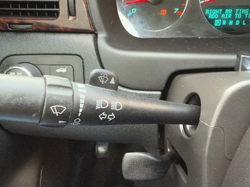 Used 2015 Chevrolet Impala LT w/ LT Sunroof Package image 13