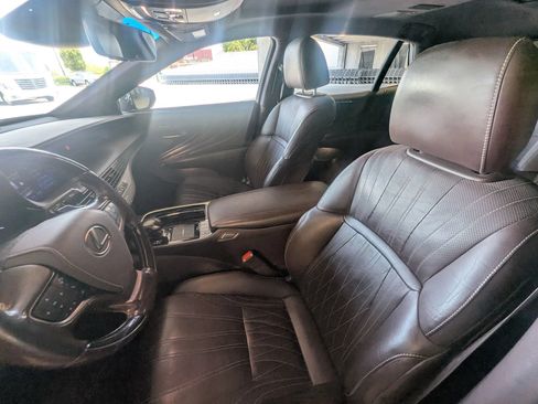 Used 2018 Lexus LS 500 w/ Interior Upgrade Package RWD image 8