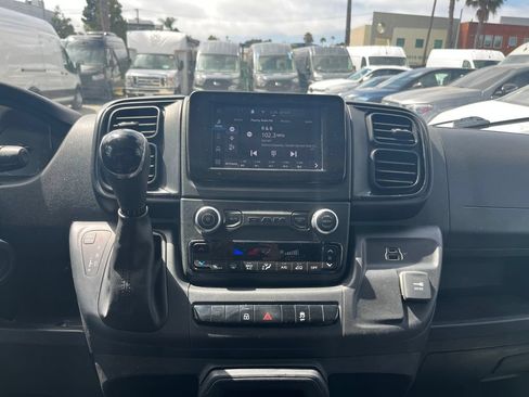 Used 2024 RAM ProMaster 2500 w/ Convenience Group FWD image 15