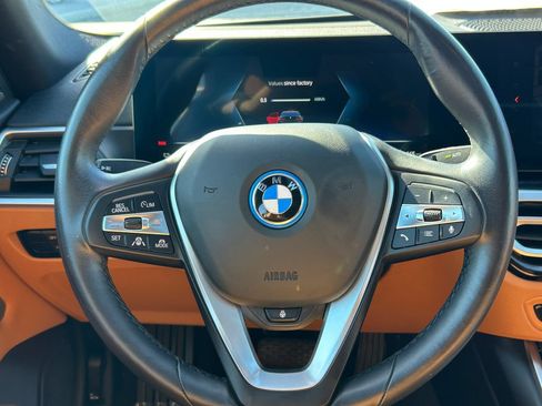 Used 2023 BMW i4 eDrive35 RWD image 18