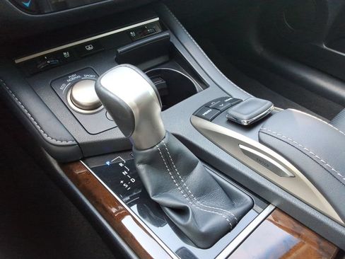 Used 2016 Lexus ES 350 w/ Luxury Package w/Wood Trim FWD image 35