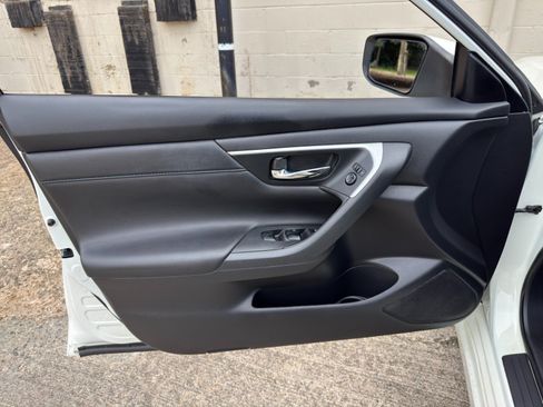 Used 2017 Nissan Altima 2.5 SR FWD image 35