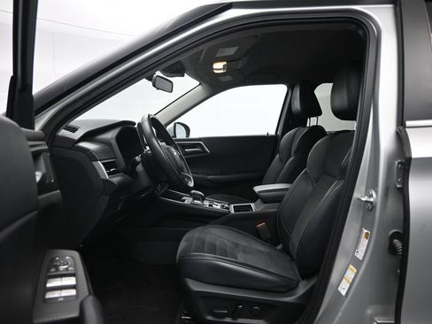 Used 2024 Mitsubishi Outlander SE AWD/4WD image 22