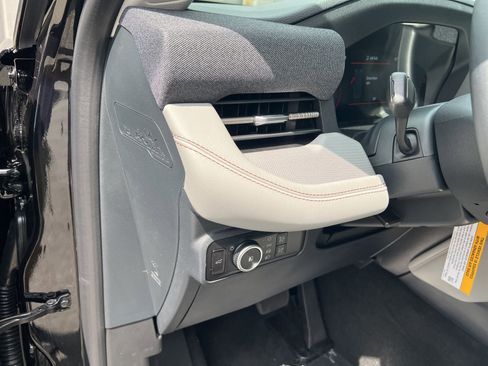 New 2025 Ford Explorer Active w/ Active Comfort Package image 20