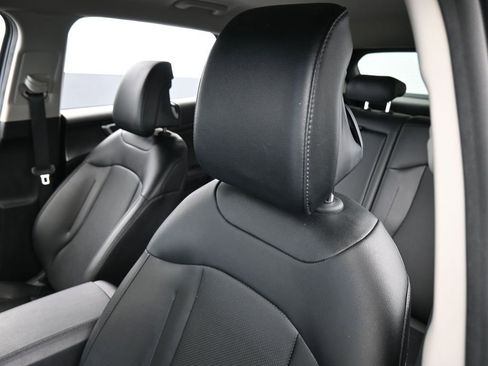 Used 2025 Kia Sportage EX image 16