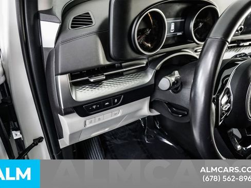 Used 2024 Kia Carnival LX image 43