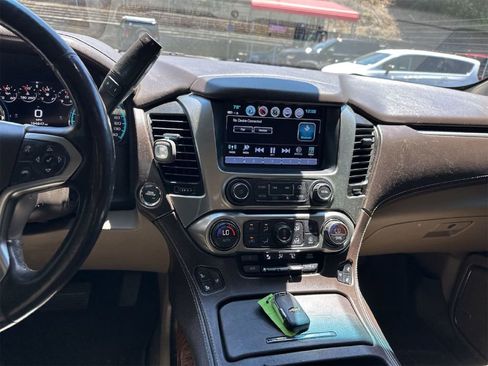 Used 2017 Chevrolet Suburban Premier image 9