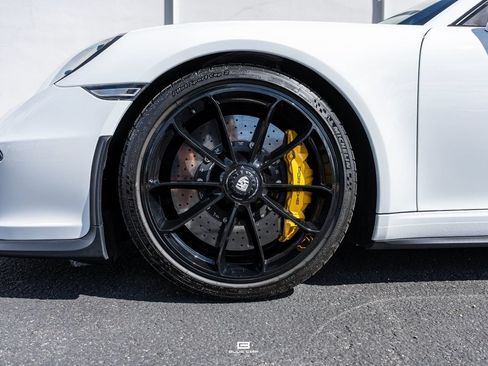 Used 2016 Porsche 911 R RWD image 5