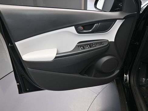 Used 2023 Hyundai Kona SEL image 11