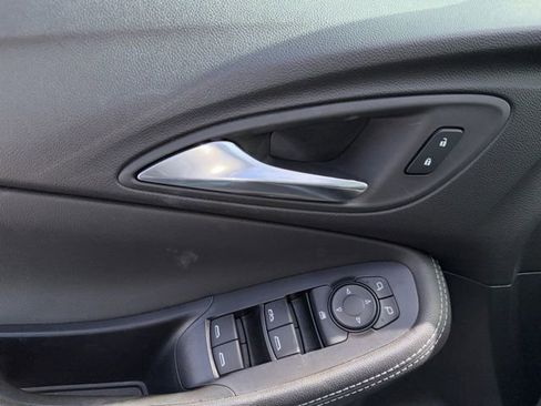 Used 2025 Buick Encore GX Preferred FWD image 25