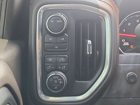 Used 2021 Chevrolet Silverado 2500 LT w/ Z71 Chrome Sport Edition AWD/4WD image 17