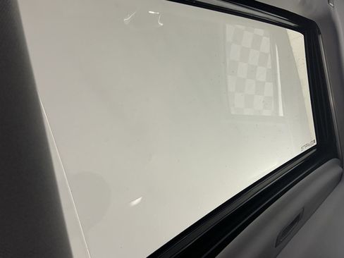 Used 2018 GMC Sierra 1500 SLT w/ SLT Premium Package image 17