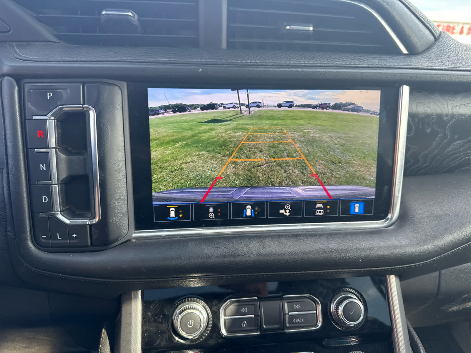 Used 2021 GMC Yukon XL Denali RWD image 9