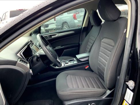 Used 2020 Ford Fusion SE FWD image 8
