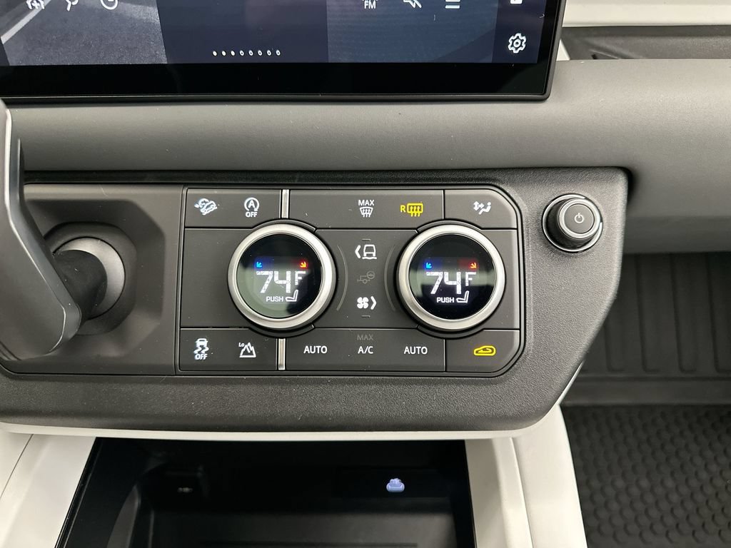 New 2025 Land Rover Defender 110 S AWD/4WD image 11