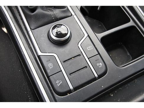 Used 2022 Kia Sorento S w/ Panoramic Sunroof Package FWD image 31