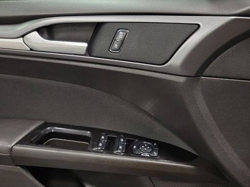 Used 2016 Ford Fusion SE FWD image 25