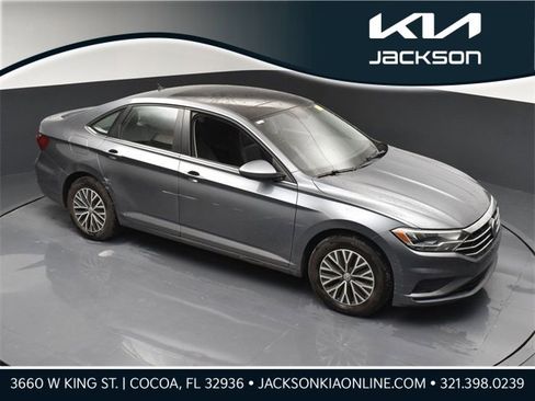 Used 2019 Volkswagen Jetta R-Line image 1