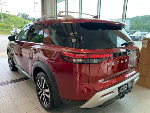 Used 2024 Nissan Pathfinder Platinum w/ Cargo Package AWD/4WD image 14