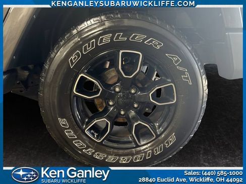 Used 2017 Jeep Wrangler Unlimited Sahara AWD/4WD image 23