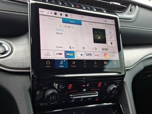 Used 2023 Jeep Grand Cherokee Limited w/ Black Appearance Package image 28