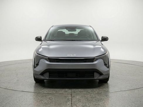 Used 2025 Kia K4 LXS image 2