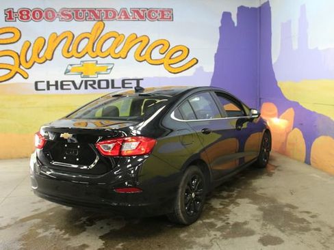 Used 2019 Chevrolet Cruze LT w/ LT True North Edition FWD image 8