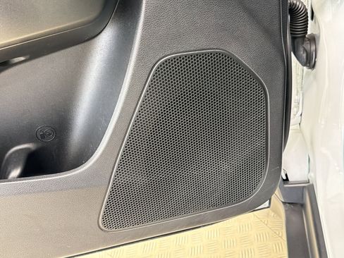 Used 2022 Jeep Cherokee Trailhawk image 19