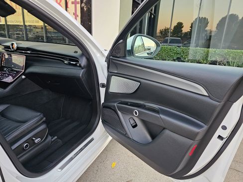 Used 2024 Maserati Grecale GT image 27